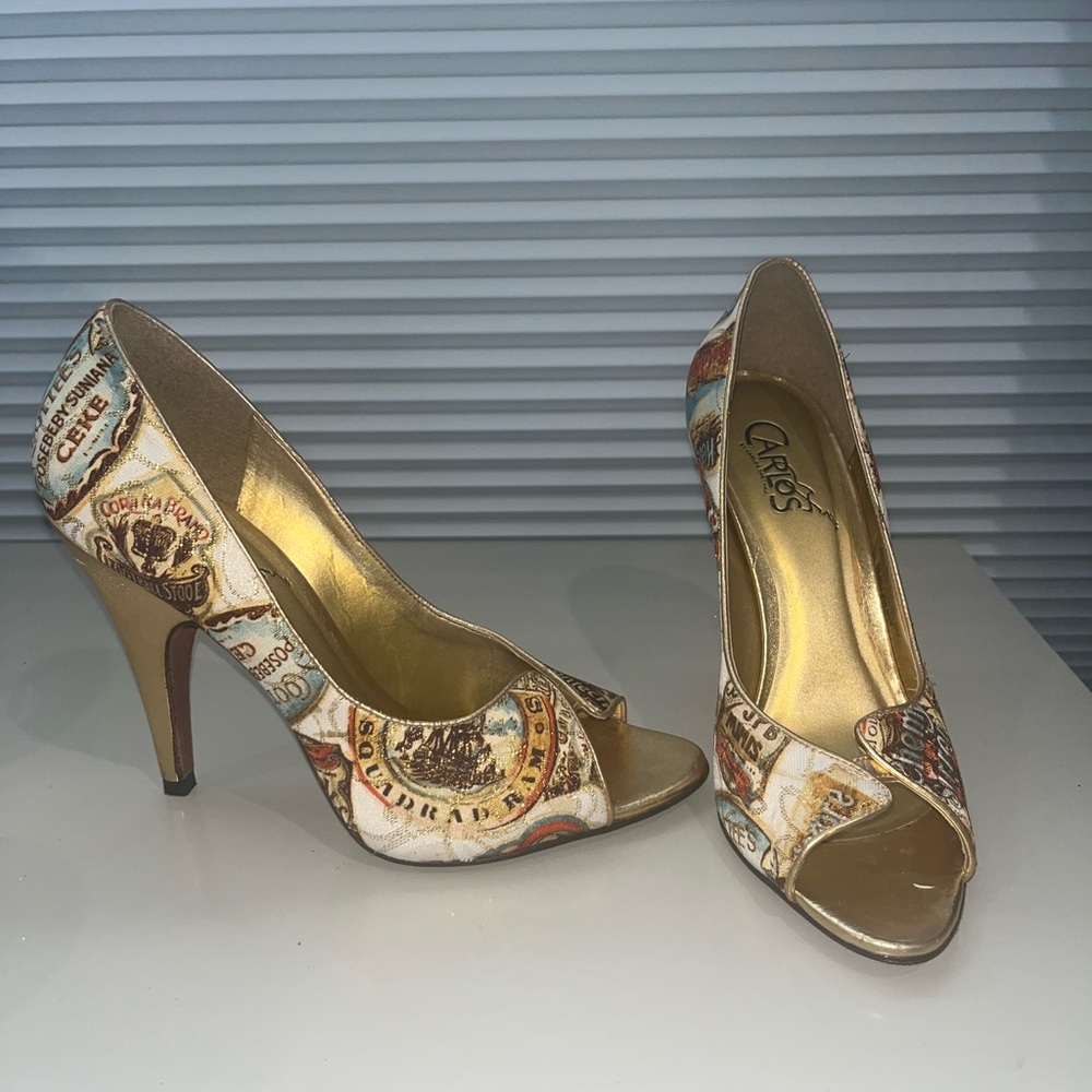 Carlos by Carlos Santana Women's Pounce Open Fabric Print Peep Toe Pumps